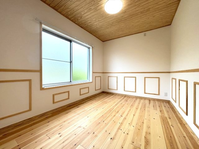 河原城貸家の洋室