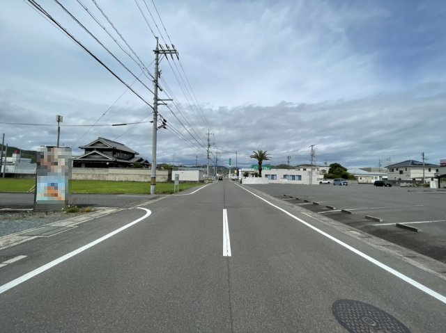 岡山市東区瀬戸町沖の一戸建ての前面道路含む現地写真