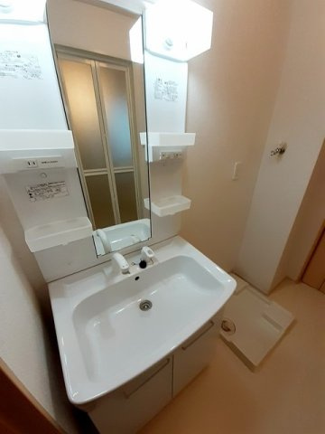神戸市垂水区舞子坂４丁目のアパートの洗面所