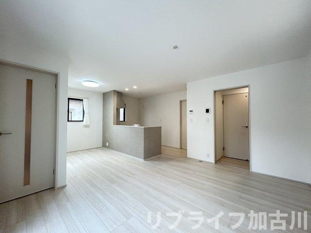 東神吉町戸建ての居間・リビング