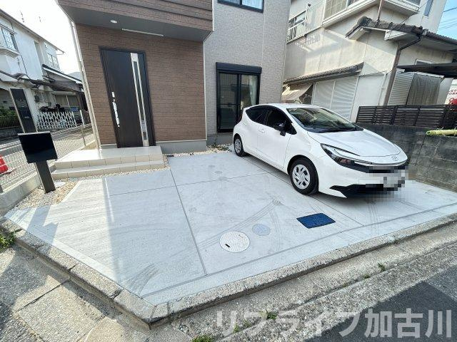 東神吉町戸建ての駐車場