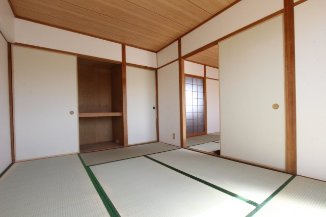 油屋ハイツ中野の和室