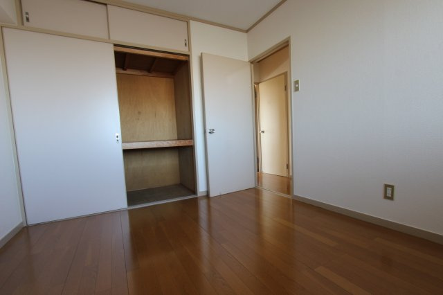 油屋ハイツ中野の洋室