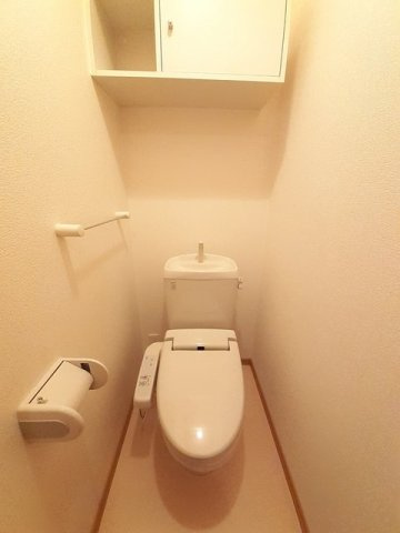 ソレイユのトイレ|落ち着いた色調のトイレです