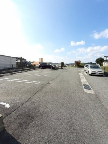 フォルムＭモデナ　Ⅰの駐車場|駐車スペースもあります