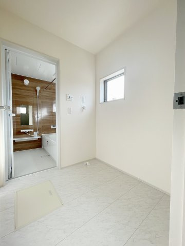 新築戸建・新築建売　郡山市大槻上柵　大槻小・大槻中のランドリースペース|キッチン近くにあるので家事動線がスムーズなランドリースペース！