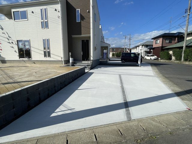 新築戸建・新築建売　郡山市大槻上柵　大槻小・大槻中の駐車場