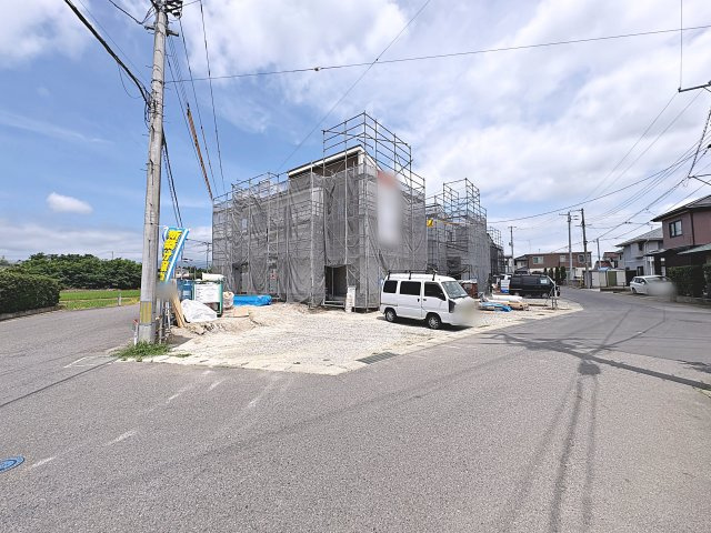 新築戸建・新築建売　郡山市大槻上柵　大槻小・大槻中の前面道路含む現地写真|前面道路　東側幅員6.0ｍ・南西側幅員8.1ｍ