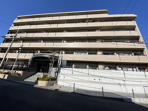 ライオンズマンション北山通の外観