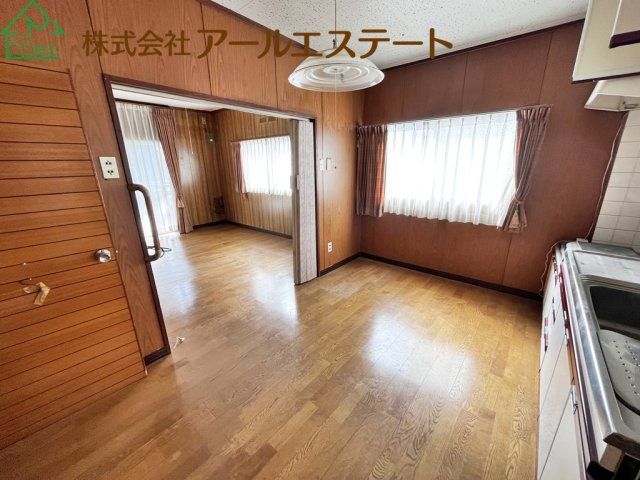 姫路市飾磨区今在家　　　山陽電鉄「西飾磨駅」徒歩9分の居間・リビング