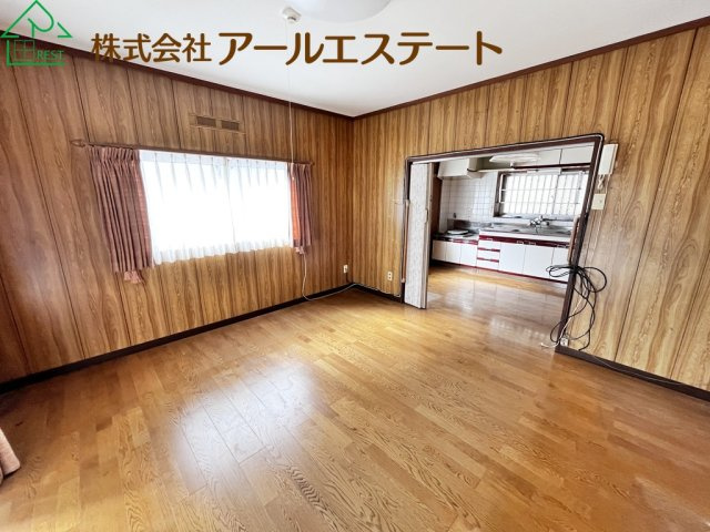 姫路市飾磨区今在家　　　山陽電鉄「西飾磨駅」徒歩9分の洋室