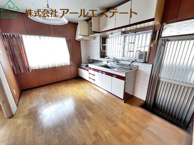 姫路市飾磨区今在家　　　山陽電鉄「西飾磨駅」徒歩9分の居間・リビング