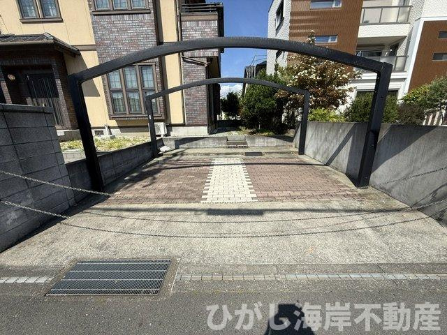 平塚市中里　中古戸建の駐車場|駐車スペース