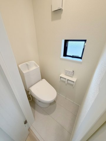 八潮市大字二丁目　新築戸建　全7棟　E号棟のトイレ|2階のトイレです