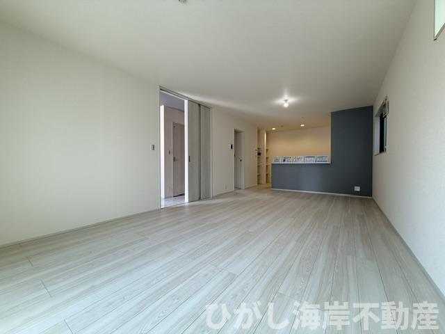 茅ヶ崎市高田４丁目　新築戸建　全２棟の居間・リビング|20.5帖　LDK