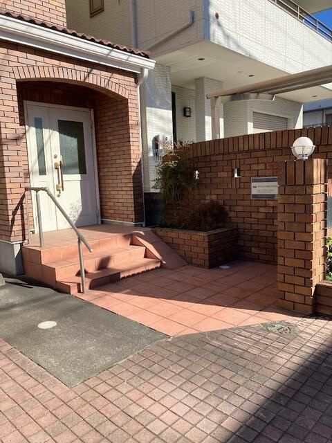 コロネードのエントランス