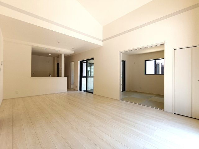 三郷市　彦江丁目　新築戸建　全1棟の居間・リビング|リビングです