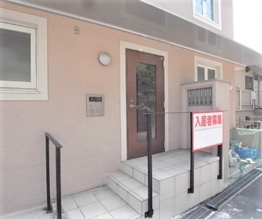 八王子市暁町１丁目の賃貸マンションのエントランス