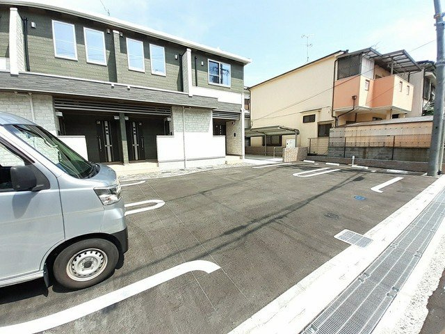 グランディール高鷲Ⅱの駐車場