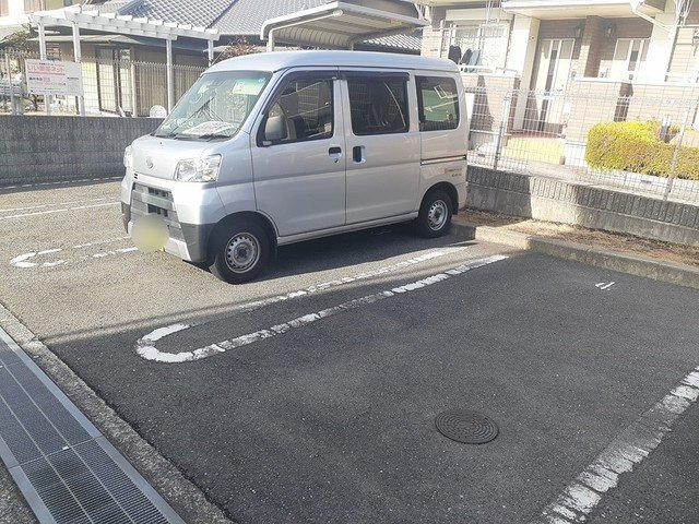 ファラオ藤沢台の駐車場