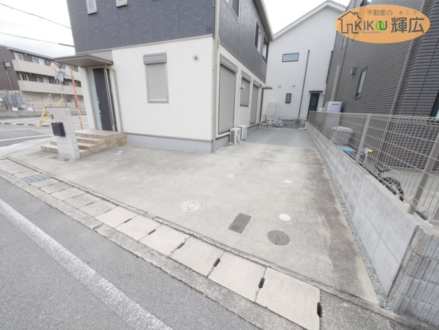 姫路市東山　中古戸建の駐車場