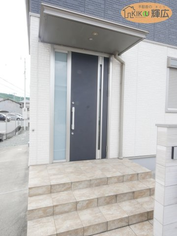 姫路市東山　中古戸建の玄関
