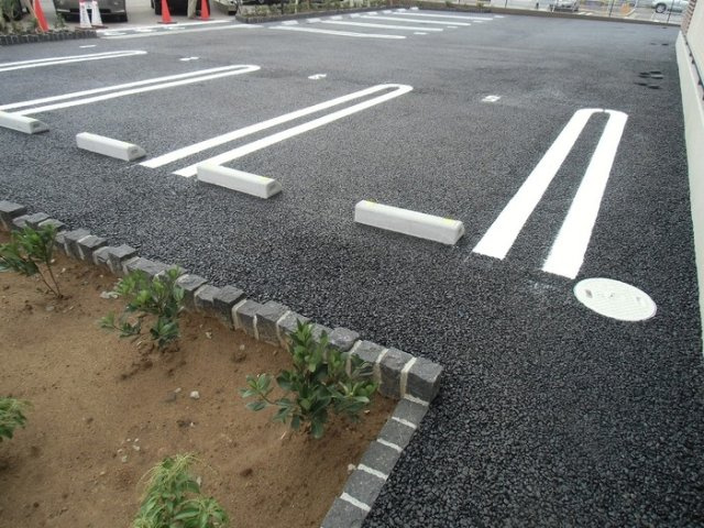 Kee Riseの駐車場