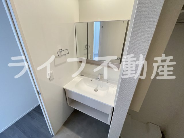 ファミールD希Ⅲの独立洗面台|独立洗面台あり、毎朝おしゃれに忙しい女性の方におすすめです