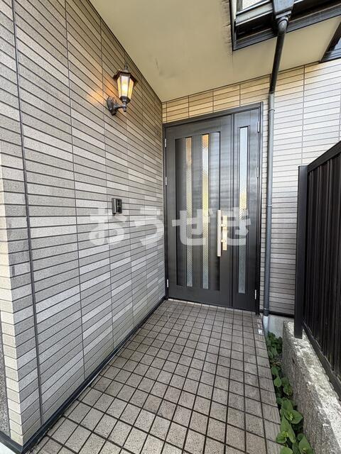 横浜市南区永田山王台戸建のエントランス| 