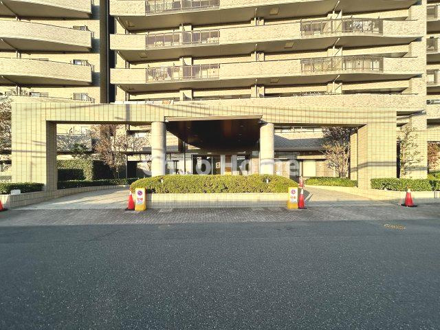 コスモシティ北千住のエントランス|【エントランス】マンションのエントランスは、その物件の印象を決める、顔とも言える場所です。毎日通る場所ですからきれいなのが一番です。
