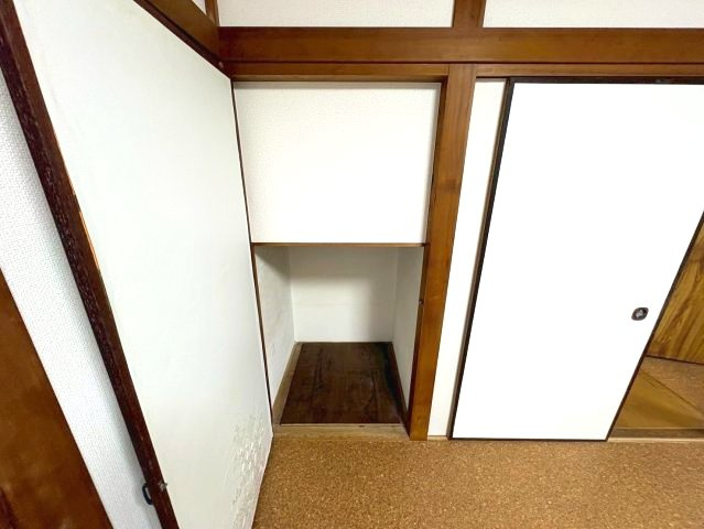 桜丘町戸建の収納