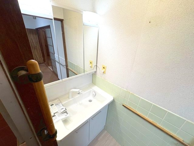 桜丘町戸建の洗面所
