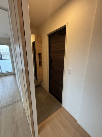 D-room西難波町の玄関