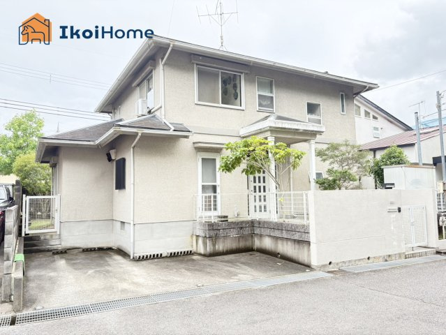 神戸市西区月が丘3丁目　中古戸建の駐車場|物件・当店の最寄駅まで無料送迎！最短10分で指定場所へお迎えに向かいます！まずはお問い合わせください