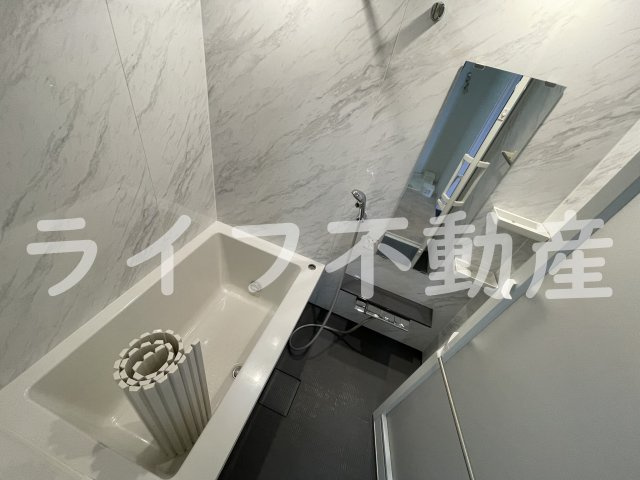 プレミアム菱屋西の浴室|落ち着いた空間のお風呂です