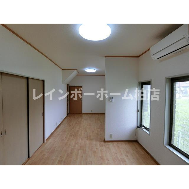 【仲介手数料：50％OFF】対象物件！の居間・リビング