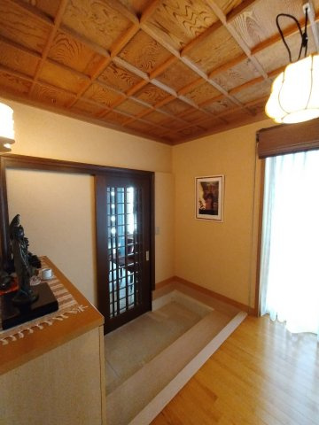 ６６９５３　大垣市万石中古戸建ての玄関