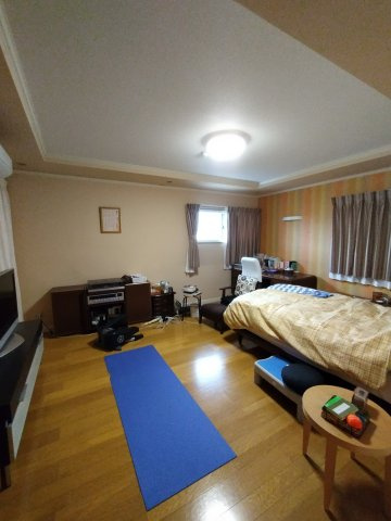 ６６９５３　大垣市万石中古戸建ての洋室