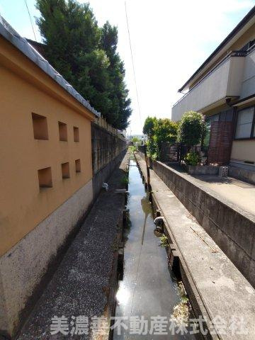 ６６９５３　大垣市万石中古戸建てのその他|北側水路