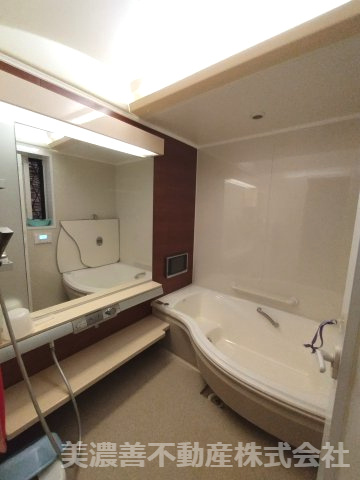 ６６９５３　大垣市万石中古戸建ての収納|シューズクローク