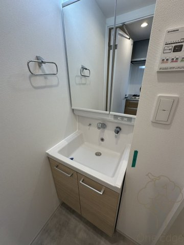 LUORE+新大阪SOUTHの独立洗面台