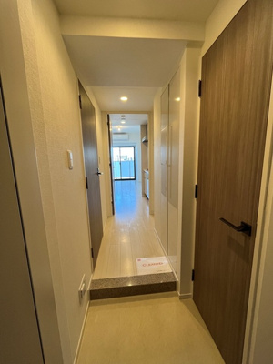 【玄関】 | パークアクシス赤塚 | ※写真は同タイプ住戸です。