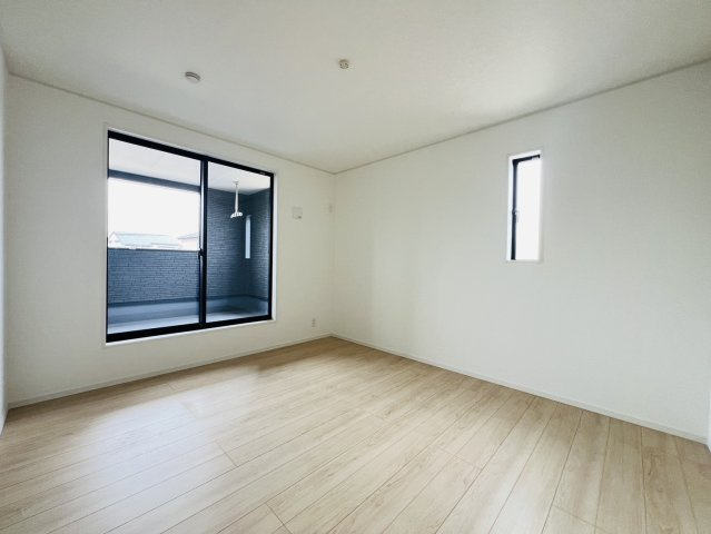 高浜市芳川町2丁目11番28『仲介手数料無料』新築一戸建て・建売の洋室