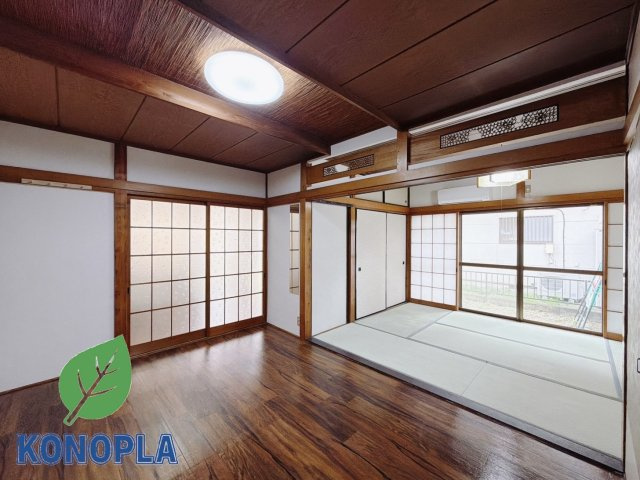 【中古戸建】行田市持田3丁目の居間・リビング|■居間｜「続き間の和室」は、戸を開ければ大空間、閉じれば個室として活用できるのでお子様の遊び場や客間としても便利です♪