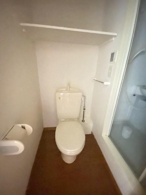 レオパレスアーデルⅡのトイレ|落ち着いた色調のトイレです
