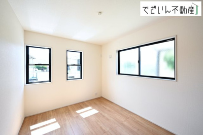 【洋室】 | Livele Garden.S深谷市東方町第6　【平屋】新築住宅 | センスが求められるプライベート空間だからこそ、自分の個性を飾るにふさわしい癒しと寛ぎの空間を演出します。
現地(2026年9月撮影)