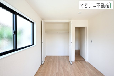 【収納】 | Livele Garden.S深谷市東方町第6　【平屋】新築住宅 | 各部屋に収納が充実しているから、片付けがラク。季節用品もすっきり収まり、生活感を隠せます。
現地(2026年9月撮影)