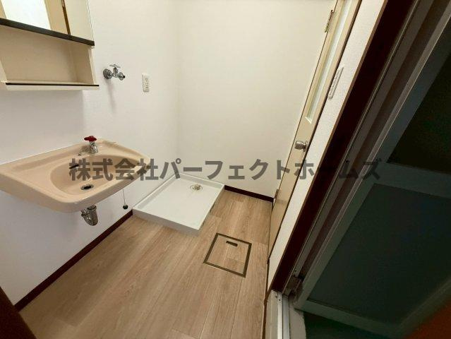 家具町ハイツの洗面所|脱衣スペースもあります