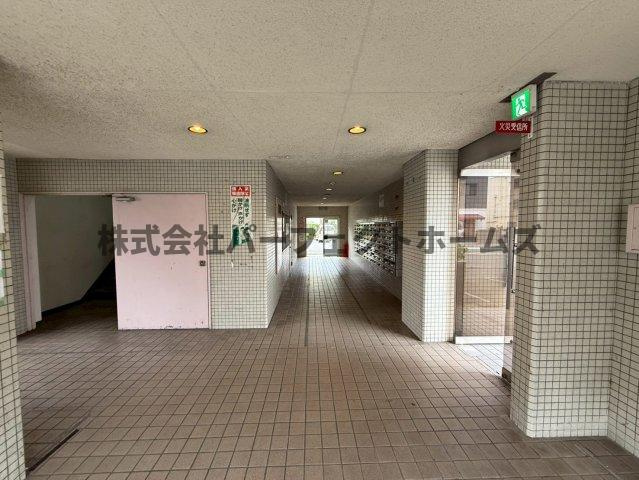 家具町ハイツのロビー|清潔なロビーです