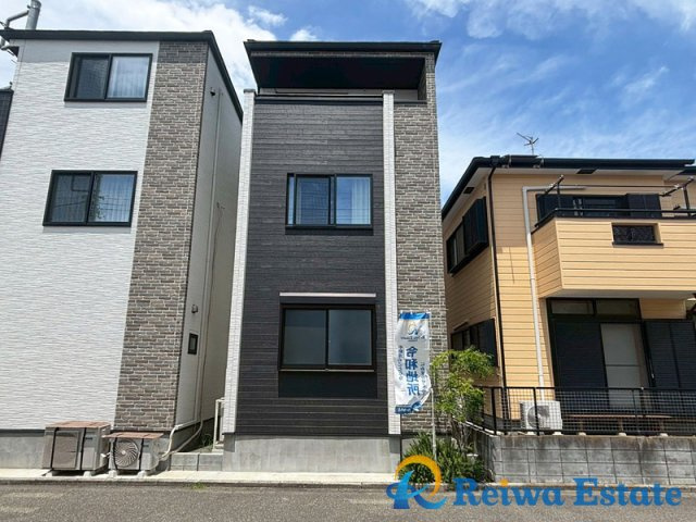 中古戸建　茅ヶ崎市浜之郷の外観|生活に利便な施設や教育施設が徒歩圏に揃うロケーション